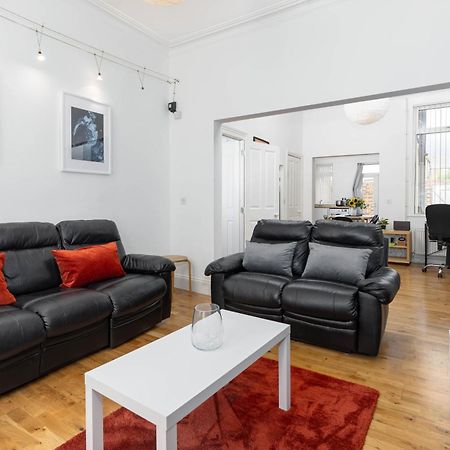 Air Host & Stay - Rockfield House - Sleeps 8 Liverpool Extérieur photo