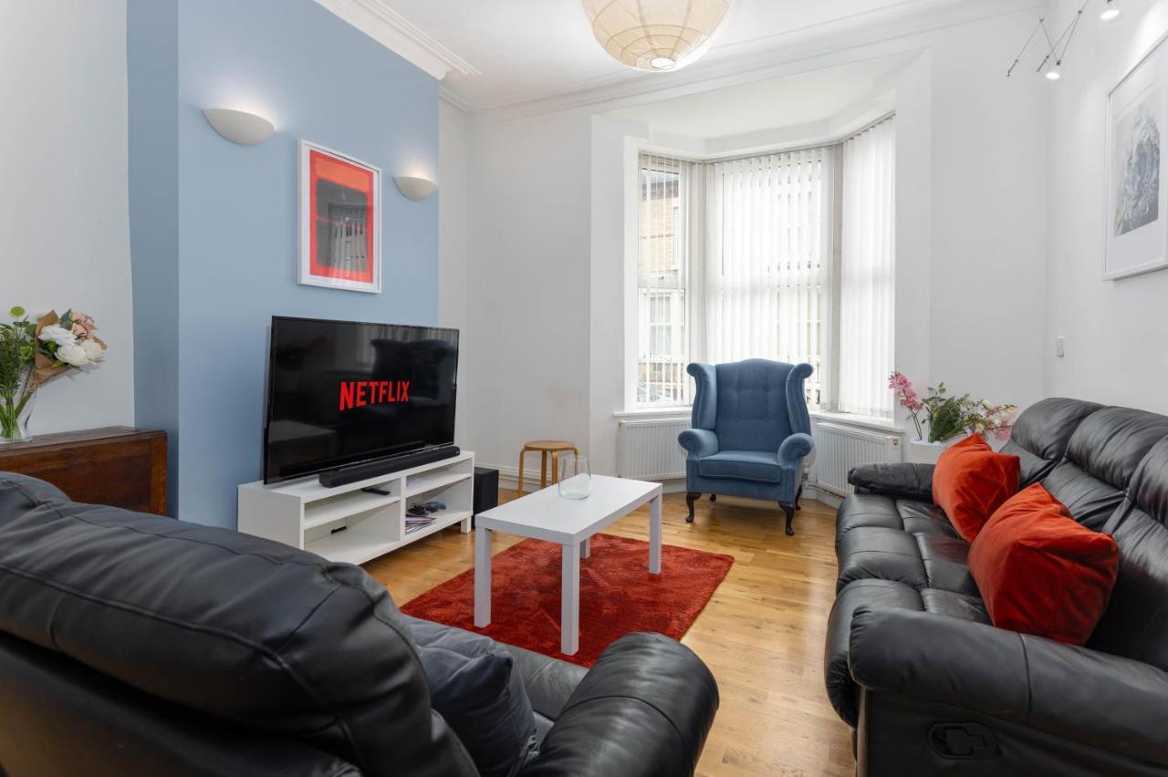 Air Host & Stay - Rockfield House - Sleeps 8 Liverpool Extérieur photo
