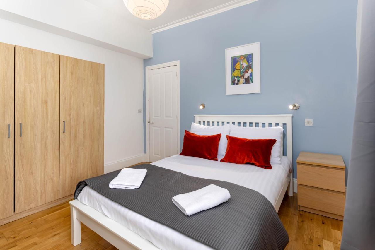 Air Host & Stay - Rockfield House - Sleeps 8 Liverpool Extérieur photo
