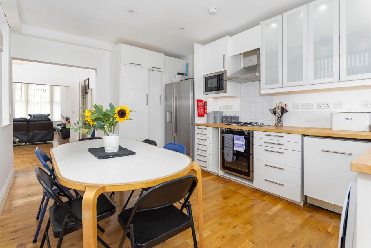Air Host & Stay - Rockfield House - Sleeps 8 Liverpool Extérieur photo