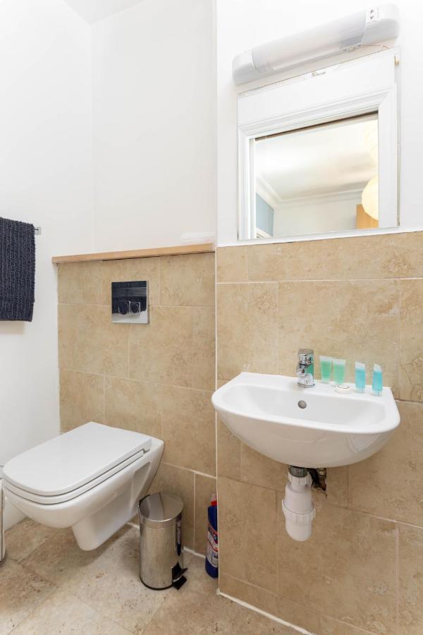 Air Host & Stay - Rockfield House - Sleeps 8 Liverpool Extérieur photo