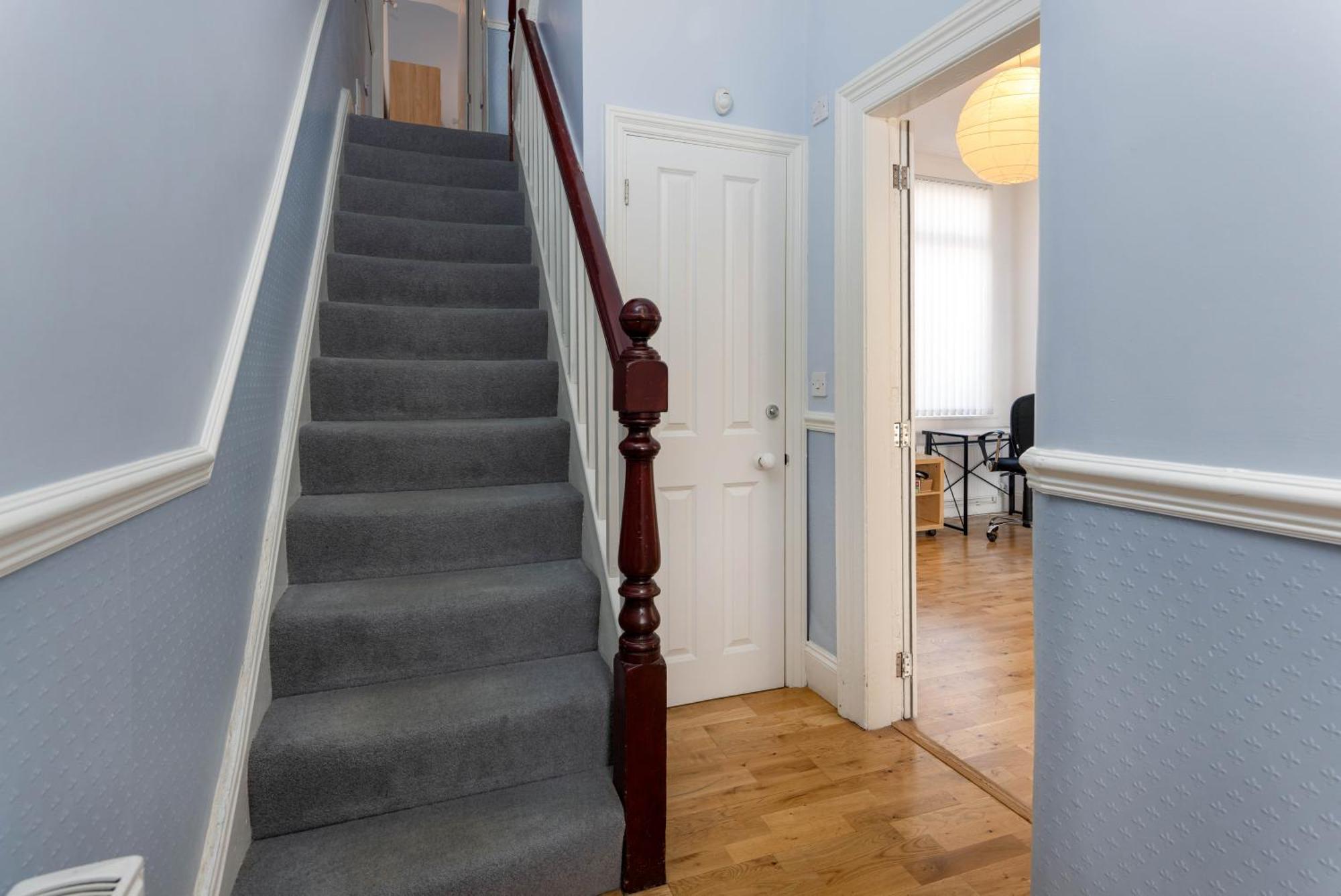 Air Host & Stay - Rockfield House - Sleeps 8 Liverpool Extérieur photo